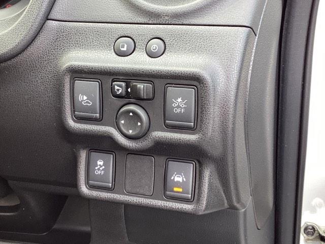 ノート ｅ－パワーメダリスト　メモリーナビ　リアカメラ　ＥＴＣ　被害軽減ブレーキ　ＤＶＤ再生可　ＴＶナビ　ＶＤＣ　ドライブレコーダ　バックモニター　クルコン　フロントカメラ　インテリキー　盗難防止装置　ＬＥＤランプ　キーフリー（16枚目）