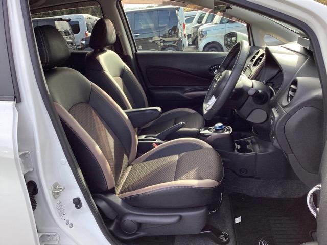 ノート ｅ－パワーメダリスト　メモリーナビ　リアカメラ　ＥＴＣ　被害軽減ブレーキ　ＤＶＤ再生可　ＴＶナビ　ＶＤＣ　ドライブレコーダ　バックモニター　クルコン　フロントカメラ　インテリキー　盗難防止装置　ＬＥＤランプ　キーフリー（17枚目）