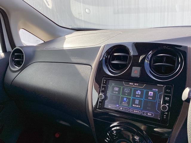 ノート ｅ－パワーメダリスト　メモリーナビ　リアカメラ　ＥＴＣ　被害軽減ブレーキ　ＤＶＤ再生可　ＴＶナビ　ＶＤＣ　ドライブレコーダ　バックモニター　クルコン　フロントカメラ　インテリキー　盗難防止装置　ＬＥＤランプ　キーフリー（30枚目）