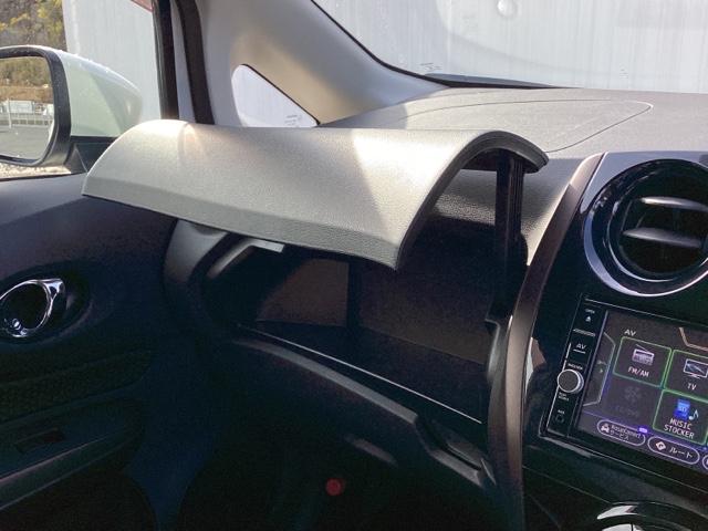 ノート ｅ－パワーメダリスト　メモリーナビ　リアカメラ　ＥＴＣ　被害軽減ブレーキ　ＤＶＤ再生可　ＴＶナビ　ＶＤＣ　ドライブレコーダ　バックモニター　クルコン　フロントカメラ　インテリキー　盗難防止装置　ＬＥＤランプ　キーフリー（31枚目）