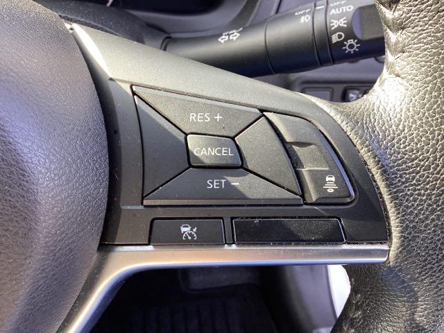 ノート ｅ－パワーメダリスト　メモリーナビ　リアカメラ　ＥＴＣ　被害軽減ブレーキ　ＤＶＤ再生可　ＴＶナビ　ＶＤＣ　ドライブレコーダ　バックモニター　クルコン　フロントカメラ　インテリキー　盗難防止装置　ＬＥＤランプ　キーフリー（35枚目）