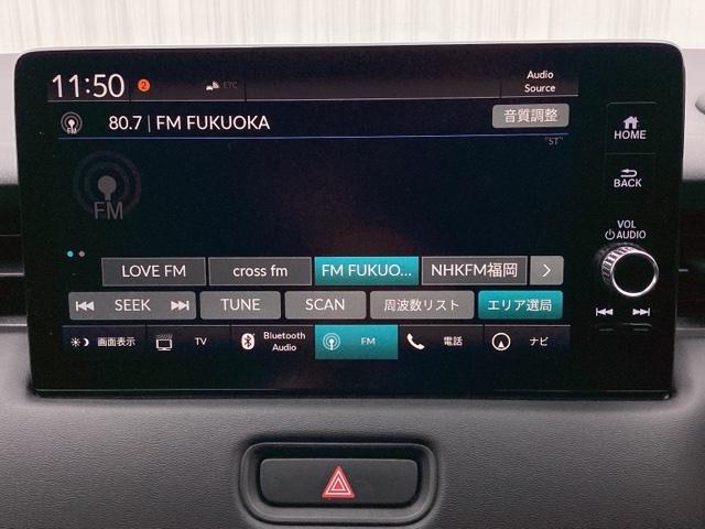 ヴェゼル ｅ：ＨＥＶＺ　メモリーナビ　ＥＴＣ　リアカメラ　衝突回避支援ブレーキ機能　パノラミックビューモニター　スマキ　Ｐトランク　フルオートエアコン　エアバッグ　両席エアバック　Ｒカメ　記録簿付　パワーウィンドウ　ソナー（11枚目）
