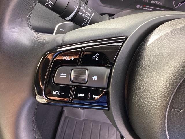 ヴェゼル ｅ：ＨＥＶＺ　メモリーナビ　ＥＴＣ　リアカメラ　衝突回避支援ブレーキ機能　パノラミックビューモニター　スマキ　Ｐトランク　フルオートエアコン　エアバッグ　両席エアバック　Ｒカメ　記録簿付　パワーウィンドウ　ソナー（37枚目）