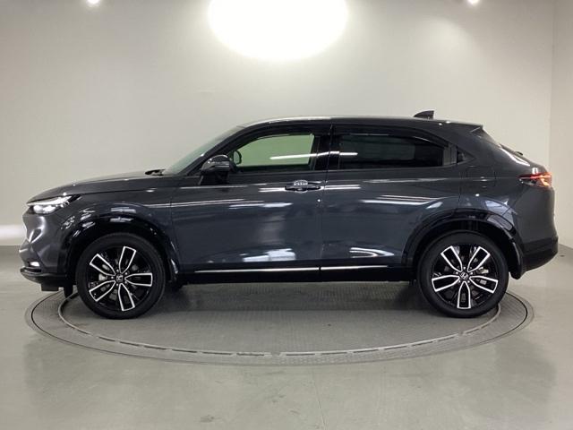 ヴェゼル ｅ：ＨＥＶＺ　純正メモリーナビ　ドラレコ　リアカメラ　衝突回避支援ブレーキ機能　スマキ　フルオートエアコン　Ｄレコ　エアバッグ　両席エアバック　Ｒカメ　記録簿付　パワーウィンドウ　ＬＥＤランプ　ソナー　クルーズＣ（26枚目）