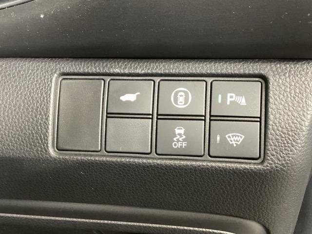 ヴェゼル ｅ：ＨＥＶＺ　純正メモリーナビ　ドラレコ　リアカメラ　衝突回避支援ブレーキ機能　スマキ　フルオートエアコン　Ｄレコ　エアバッグ　両席エアバック　Ｒカメ　記録簿付　パワーウィンドウ　ＬＥＤランプ　ソナー　クルーズＣ（46枚目）