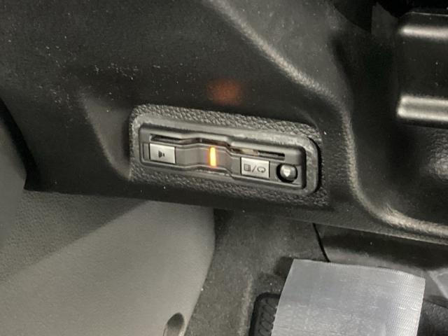 ヴェゼル ｅ：ＨＥＶＺ　純正メモリーナビ　ドラレコ　リアカメラ　衝突回避支援ブレーキ機能　スマキ　フルオートエアコン　Ｄレコ　エアバッグ　両席エアバック　Ｒカメ　記録簿付　パワーウィンドウ　ＬＥＤランプ　ソナー　クルーズＣ（47枚目）