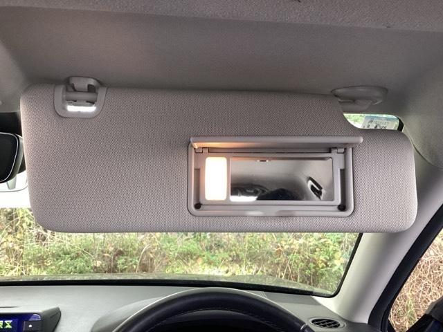 ヴェゼル ｅ：ＨＥＶＺ　純正メモリーナビ　ドラレコ　リアカメラ　衝突回避支援ブレーキ機能　スマキ　フルオートエアコン　Ｄレコ　エアバッグ　両席エアバック　Ｒカメ　記録簿付　パワーウィンドウ　ＬＥＤランプ　ソナー　クルーズＣ（49枚目）