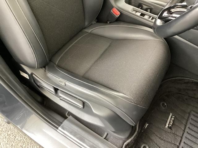 ヴェゼル ｅ：ＨＥＶＺ　純正メモリーナビ　ドラレコ　リアカメラ　衝突回避支援ブレーキ機能　スマキ　フルオートエアコン　Ｄレコ　エアバッグ　両席エアバック　Ｒカメ　記録簿付　パワーウィンドウ　ＬＥＤランプ　ソナー　クルーズＣ（59枚目）