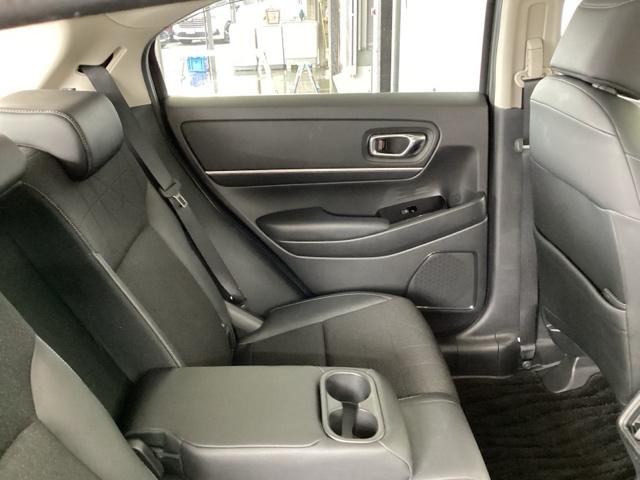 ヴェゼル ｅ：ＨＥＶＺ　純正メモリーナビ　ドラレコ　リアカメラ　衝突回避支援ブレーキ機能　スマキ　フルオートエアコン　Ｄレコ　エアバッグ　両席エアバック　Ｒカメ　記録簿付　パワーウィンドウ　ＬＥＤランプ　ソナー　クルーズＣ（61枚目）