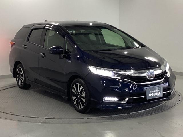 シャトル ハイブリッドＸホンダセンシング　純正メモリーナビ　シートヒーター　ＥＴＣ　横滑抑制　リヤカメラ　スマ－トキ－　イモビ　ＴＶナビ　サイドエアバッグ　キーレス　ＵＳＢ　ＤＶＤ再生機能　ＥＣＯＮ　クルコン　パワーウィンドウ　Ｗエアバック（7枚目）