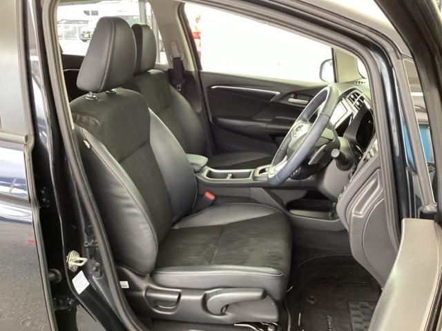 シャトル ハイブリッドＸホンダセンシング　純正メモリーナビ　シートヒーター　ＥＴＣ　横滑抑制　リヤカメラ　スマ－トキ－　イモビ　ＴＶナビ　サイドエアバッグ　キーレス　ＵＳＢ　ＤＶＤ再生機能　ＥＣＯＮ　クルコン　パワーウィンドウ　Ｗエアバック（16枚目）