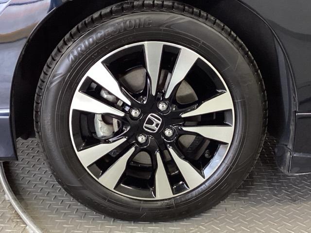 シャトル ハイブリッドＸホンダセンシング　純正メモリーナビ　シートヒーター　ＥＴＣ　横滑抑制　リヤカメラ　スマ－トキ－　イモビ　ＴＶナビ　サイドエアバッグ　キーレス　ＵＳＢ　ＤＶＤ再生機能　ＥＣＯＮ　クルコン　パワーウィンドウ　Ｗエアバック（21枚目）