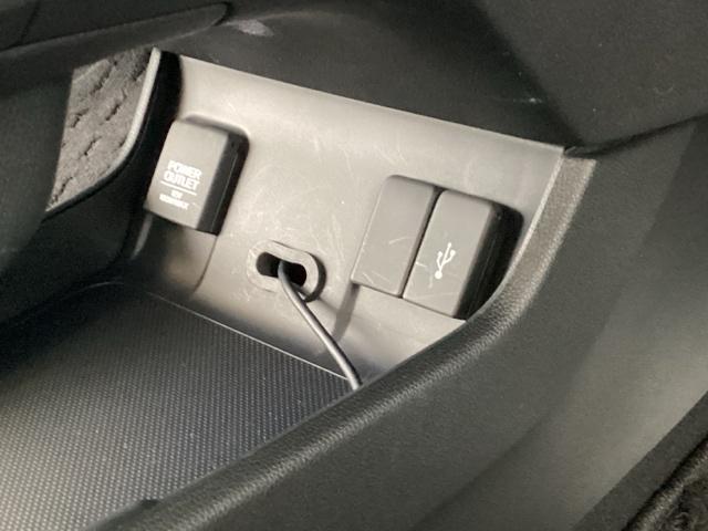 シャトル ハイブリッドＸホンダセンシング　純正メモリーナビ　シートヒーター　ＥＴＣ　横滑抑制　リヤカメラ　スマ－トキ－　イモビ　ＴＶナビ　サイドエアバッグ　キーレス　ＵＳＢ　ＤＶＤ再生機能　ＥＣＯＮ　クルコン　パワーウィンドウ　Ｗエアバック（45枚目）