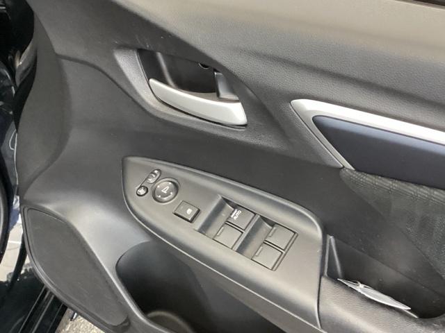 シャトル ハイブリッドＸホンダセンシング　純正メモリーナビ　シートヒーター　ＥＴＣ　横滑抑制　リヤカメラ　スマ－トキ－　イモビ　ＴＶナビ　サイドエアバッグ　キーレス　ＵＳＢ　ＤＶＤ再生機能　ＥＣＯＮ　クルコン　パワーウィンドウ　Ｗエアバック（50枚目）