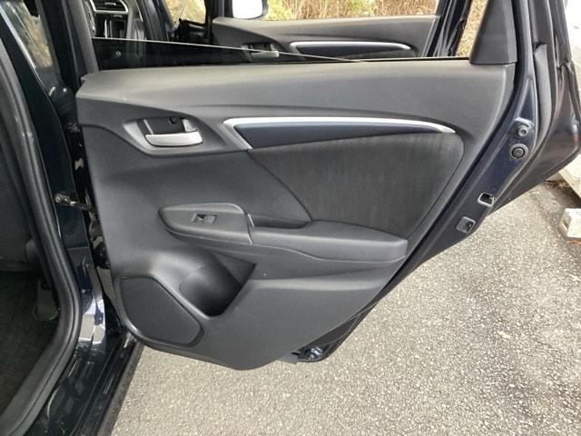 シャトル ハイブリッドＸホンダセンシング　純正メモリーナビ　シートヒーター　ＥＴＣ　横滑抑制　リヤカメラ　スマ－トキ－　イモビ　ＴＶナビ　サイドエアバッグ　キーレス　ＵＳＢ　ＤＶＤ再生機能　ＥＣＯＮ　クルコン　パワーウィンドウ　Ｗエアバック（61枚目）