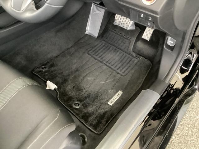 シビック ハッチバック　純正メモリーナビ　リアカメラ　ＥＴＣ　追突軽減ブレーキ　盗難防止装置　Ｂモニター　整備記録簿　横滑防止　シートヒーター付き　ＬＥＤライト　フルセグＴＶ　スマートキー　ＡＡＣ　ナビ・ＴＶ　オートクルーズ（53枚目）