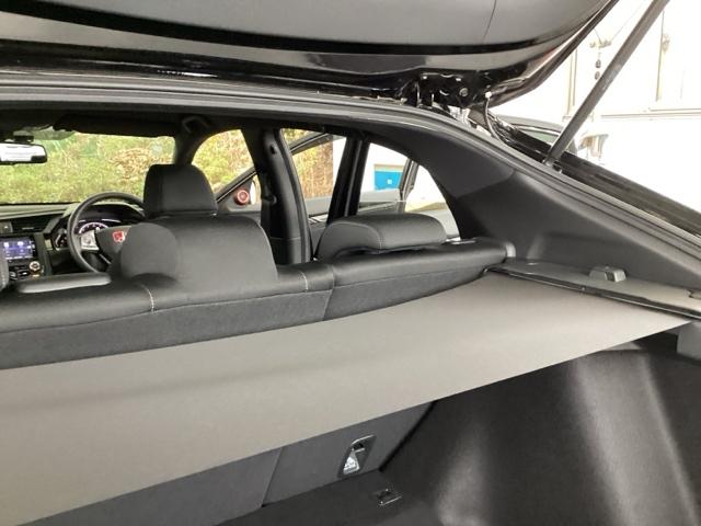 シビック ハッチバック　純正メモリーナビ　リアカメラ　ＥＴＣ　追突軽減ブレーキ　盗難防止装置　Ｂモニター　整備記録簿　横滑防止　シートヒーター付き　ＬＥＤライト　フルセグＴＶ　スマートキー　ＡＡＣ　ナビ・ＴＶ　オートクルーズ（63枚目）