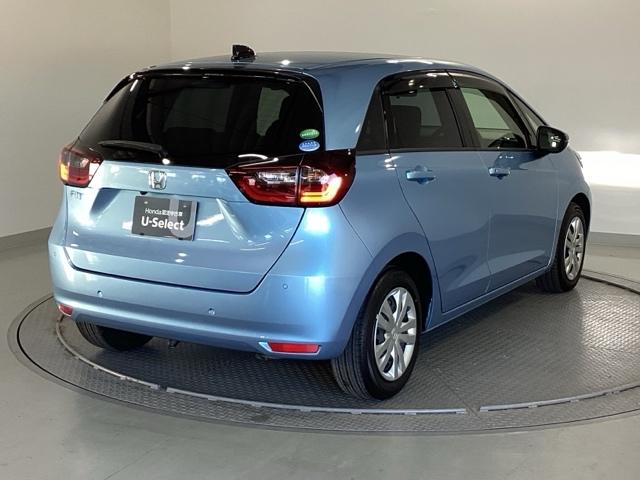 フィット ホーム　メモリーナビ　ＥＴＣ　リアカメラ　衝突軽減ブレーキ　ＬＥＤライト　オートライト　クリアランスソナー　記録簿付　エアバッグ　ｉストップ　スマ－トキ－　盗難防止装置　Ｗエアバック　ＵＳＢポート　パワステ（9枚目）