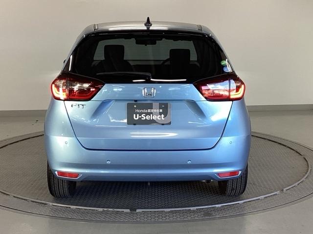 フィット ホーム　メモリーナビ　ＥＴＣ　リアカメラ　衝突軽減ブレーキ　ＬＥＤライト　オートライト　クリアランスソナー　記録簿付　エアバッグ　ｉストップ　スマ－トキ－　盗難防止装置　Ｗエアバック　ＵＳＢポート　パワステ（10枚目）