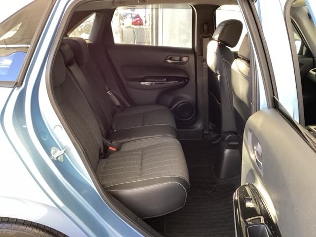 フィット ホーム　メモリーナビ　ＥＴＣ　リアカメラ　衝突軽減ブレーキ　ＬＥＤライト　オートライト　クリアランスソナー　記録簿付　エアバッグ　ｉストップ　スマ－トキ－　盗難防止装置　Ｗエアバック　ＵＳＢポート　パワステ（17枚目）