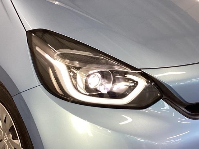 フィット ホーム　メモリーナビ　ＥＴＣ　リアカメラ　衝突軽減ブレーキ　ＬＥＤライト　オートライト　クリアランスソナー　記録簿付　エアバッグ　ｉストップ　スマ－トキ－　盗難防止装置　Ｗエアバック　ＵＳＢポート　パワステ（22枚目）