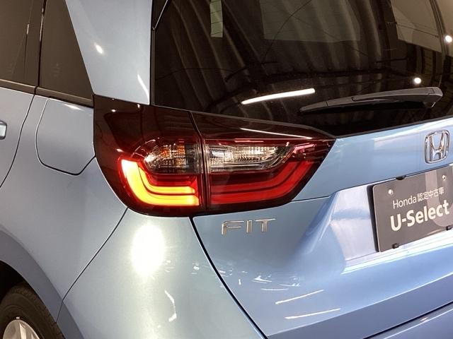 フィット ホーム　メモリーナビ　ＥＴＣ　リアカメラ　衝突軽減ブレーキ　ＬＥＤライト　オートライト　クリアランスソナー　記録簿付　エアバッグ　ｉストップ　スマ－トキ－　盗難防止装置　Ｗエアバック　ＵＳＢポート　パワステ（27枚目）
