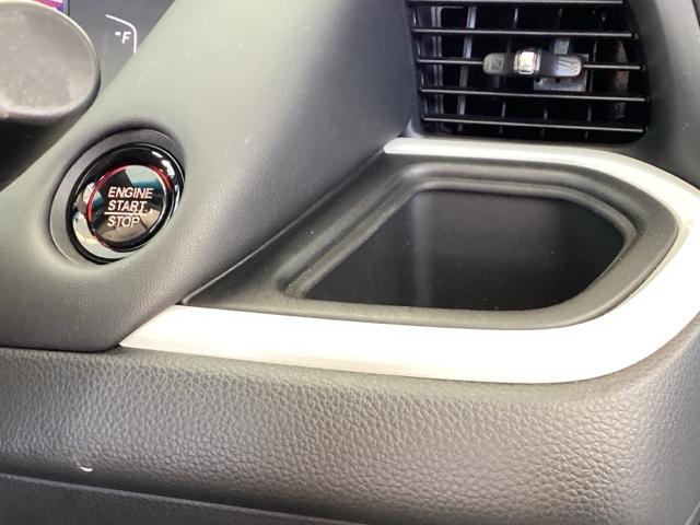 フィット ホーム　メモリーナビ　ＥＴＣ　リアカメラ　衝突軽減ブレーキ　ＬＥＤライト　オートライト　クリアランスソナー　記録簿付　エアバッグ　ｉストップ　スマ－トキ－　盗難防止装置　Ｗエアバック　ＵＳＢポート　パワステ（43枚目）