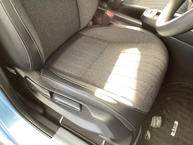 フィット ホーム　メモリーナビ　ＥＴＣ　リアカメラ　衝突軽減ブレーキ　ＬＥＤライト　オートライト　クリアランスソナー　記録簿付　エアバッグ　ｉストップ　スマ－トキ－　盗難防止装置　Ｗエアバック　ＵＳＢポート　パワステ（56枚目）