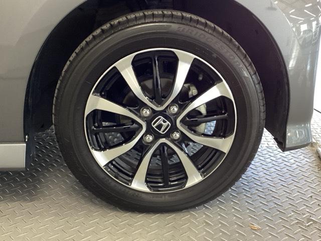 �����������y�A���~�z�C�[���z�𗚂��Ă��܂��̂ŁA�������������܂��Ă��܂��ˁB