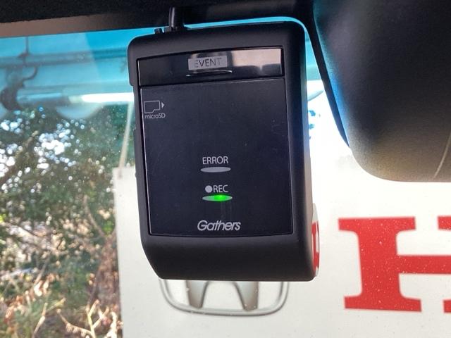 ���S�̃h���C�u���T�|�[�g����y�h�����R�z��؂ȏu�Ԃ���������L�^���A������̎��ɂ������鑕���ł��B