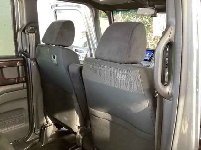 �㕔���Ȃɂ͏��~�肷��ۂ̕⏕�A���s���̗h���}���邽�߂̎肷����t���Ă���܂��B����҂⏬�������q�l�����邲�ƒ�ł͏d�󂳂�܂��B