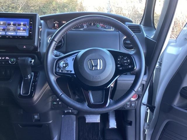 Ｎ－ＢＯＸカスタム Ｌターボ　メモリーナビ　ドラレコ　ＥＴＣ　リアカメラ　地デジチューナー　衝突軽減ブレーキサポート　ＬＥＤヘッドライ　アイドリングＳ　ターボエンジン　ＰＳ　カーテンエアバック　シートヒータ　エアバック　ＵＳＢ（3枚目）