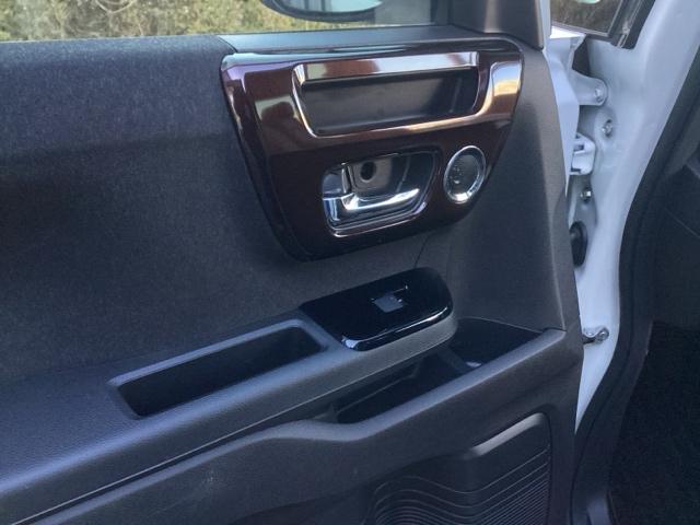 Ｎ－ＢＯＸカスタム Ｌターボ　メモリーナビ　ドラレコ　ＥＴＣ　リアカメラ　地デジチューナー　衝突軽減ブレーキサポート　ＬＥＤヘッドライ　アイドリングＳ　ターボエンジン　ＰＳ　カーテンエアバック　シートヒータ　エアバック　ＵＳＢ（39枚目）