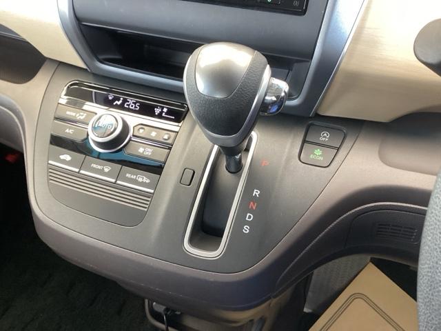 ���R�Ɏ肪�͂��A���쐫�̗ǂ��C���p�l�V�t�g�ɁA�p�[�L���O�u���[�L�́A�t�b�g�u���[�L�^�C�v�Ȃ̂ŁA�^�]�ȂƏ���Ȃ̊Ԃ͂������肵�Ă��܂��B