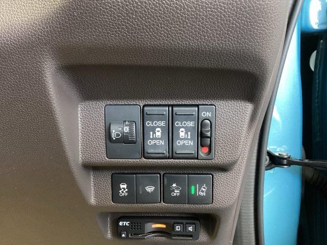 �p���[�X���C�h�h�A�̊J�̓X�}�[�g�L�[�̃����R����h�A�m�u�͖ܘ_�A�^�]�ȑ��̃X�C�b�`����ł��J���ł��A���S�E�ȒP�ł��B