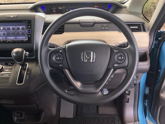 ��ɂȂ��ފ��o�̃X�e�A�����O�ł��B�����S�n�A�f�U�C�����A���쐫�ɂ���������A�C�e���ł��B