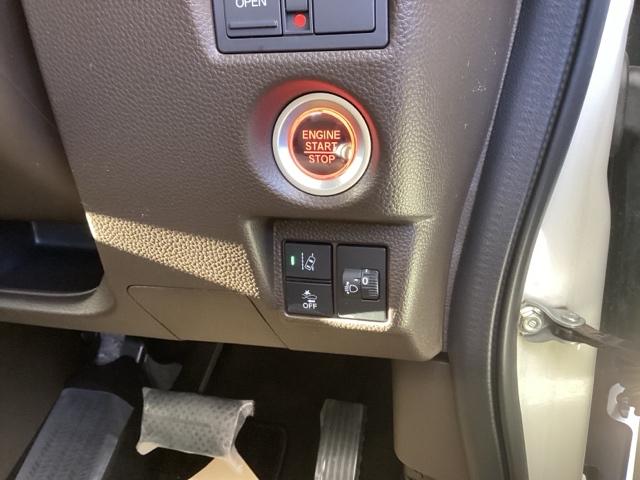 N-BOX L メモリーナビ フルセグ ドラレコ リアカメラ 衝突回避支援ブレーキ I-STOP PW パワステ Sヒーター スマ-トキ- Bカメ 地デジTV ナビ&TV 横滑り防止 LEDライト エアコン付き(18枚目)