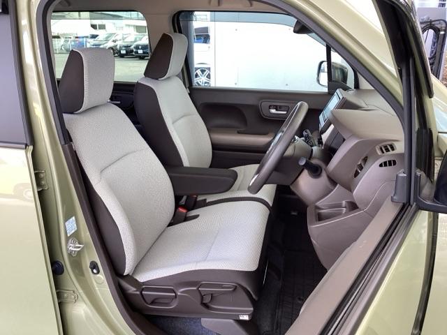 �t�����g�L�X�A�x���`�V�[�g�̉^�]�Ȃ́A�n�C�g�A�W���X�^�[���t���Ă���̂ŁA���K�Ƀh���C�u���ł��܂��B�n���h���̓e���X�R�s�b�N�@�\�ŁA�n���h���ʒu����E���E��O�E���ɒ��߂ł��܂��B