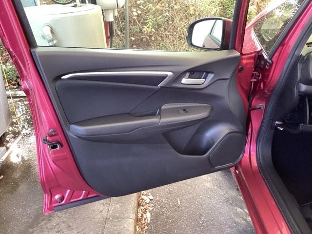 フィット １３Ｇ・Ｌホンダセンシング　純正メモリーナビ　ドラレコ　リアカメラ　ＥＴＣ車載器　サイドカーテンエアバック　Ｄレコ　ＵＳＢ　エアバック　パワーウインドウ　記録簿　キーフリーシステム　ＬＥＤライト　オートエアコン　ＶＳＡ　クルコン（32枚目）