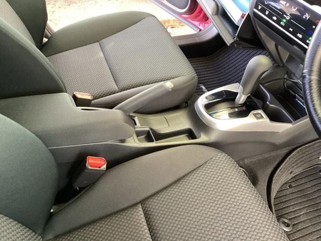 フィット １３Ｇ・Ｌホンダセンシング　純正メモリーナビ　ドラレコ　リアカメラ　ＥＴＣ車載器　サイドカーテンエアバック　Ｄレコ　ＵＳＢ　エアバック　パワーウインドウ　記録簿　キーフリーシステム　ＬＥＤライト　オートエアコン　ＶＳＡ　クルコン（39枚目）