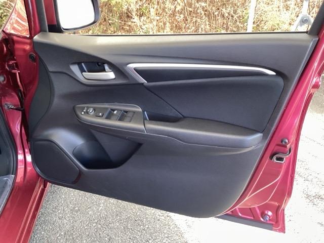 フィット １３Ｇ・Ｌホンダセンシング　純正メモリーナビ　ドラレコ　リアカメラ　ＥＴＣ車載器　サイドカーテンエアバック　Ｄレコ　ＵＳＢ　エアバック　パワーウインドウ　記録簿　キーフリーシステム　ＬＥＤライト　オートエアコン　ＶＳＡ　クルコン（50枚目）
