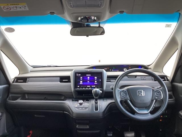 �p�[�L���O�u���[�L�̓t�b�g���Ȃ̂ŉ^�]�ȂƏ���Ȃ̊Ԃ͂�������A�ړ����y�X�ł��B�����Ǝ肪�͂��ʒu�ɂ`�s�Z���N�g���o�[��G�A�R���X�C�b�`�Ȃǂ����葀�쐫�ɗD��Ă��܂�