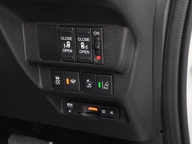 �d�s�b�t���Ă܂��B�ăZ�b�g�A�b�v���Ĕ[�Ԃ������܂��B�p���[�X���C�h�h�A�̊J�̓X�}�[�g�L�[�̃����R����h�A�m�u�͖ܘ_�A�^�]�ȑ��̃X�C�b�`����ł��J���ł��A���S�E�ȒP�ł�