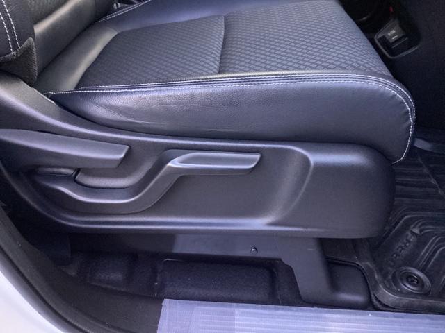 �^�]�Ȃ́A�V�[�g�n�C�g�A�W���X�^�[���t���Ă��܂��B