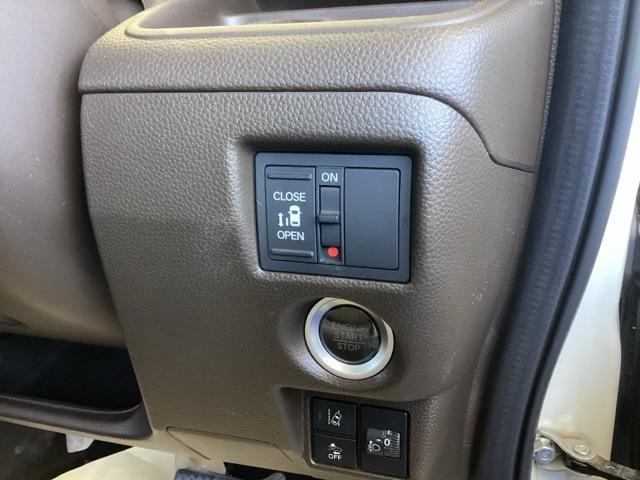 �p���[�X���C�h�h�A�̊J�̓X�}�[�g�L�[�̃����R����h�A�m�u�͖ܘ_�A�^�]�ȑ��̃X�C�b�`����ł��J���ł��A���S�E�ȒP�ł��B