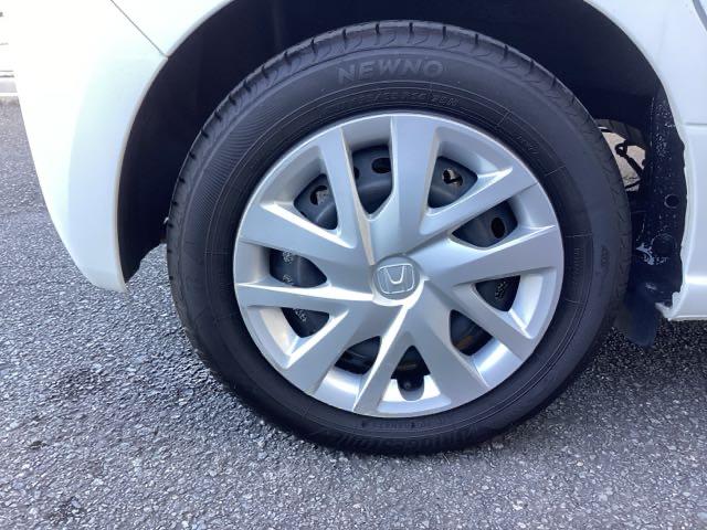 �X�`�[���z�C�[���ɂ́A�z�C�[���g�����i�z�C�[���J�o�[�j���t���Ă��܂��B