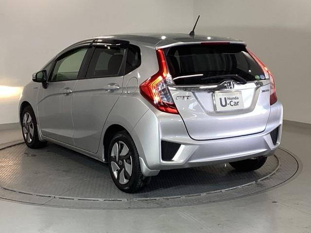 フィットハイブリッド Ｆパッケージ　メモリーナビ　衝突低減ブレーキ　ＥＴＣ　地デジＴＶ　盗難警報装置　記録簿有り　ＡＵＴＯエアコン　カーテンエアバック　助手席エアバック　ＥＣＯＮ　リヤカメラ　ＡＢＳ付　横滑り防止システム　ナビテレビ（26枚目）