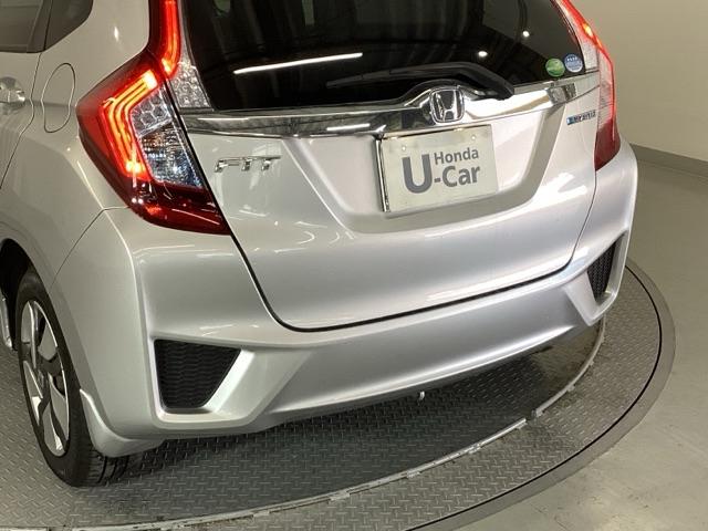 フィットハイブリッド Ｆパッケージ　メモリーナビ　衝突低減ブレーキ　ＥＴＣ　地デジＴＶ　盗難警報装置　記録簿有り　ＡＵＴＯエアコン　カーテンエアバック　助手席エアバック　ＥＣＯＮ　リヤカメラ　ＡＢＳ付　横滑り防止システム　ナビテレビ（29枚目）