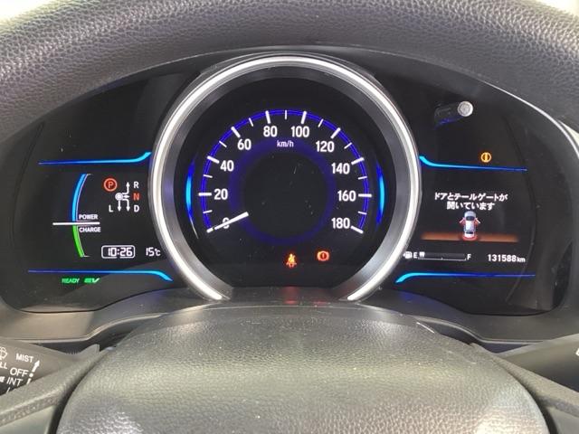 フィットハイブリッド Ｆパッケージ　メモリーナビ　衝突低減ブレーキ　ＥＴＣ　地デジＴＶ　盗難警報装置　記録簿有り　ＡＵＴＯエアコン　カーテンエアバック　助手席エアバック　ＥＣＯＮ　リヤカメラ　ＡＢＳ付　横滑り防止システム　ナビテレビ（42枚目）