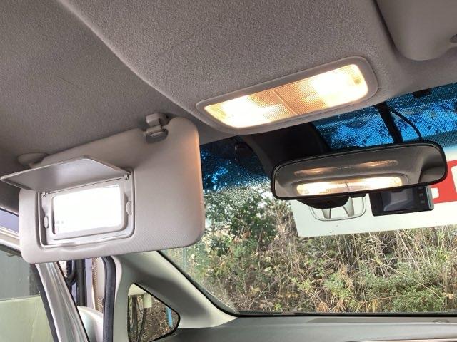 フィットハイブリッド Ｆパッケージ　メモリーナビ　衝突低減ブレーキ　ＥＴＣ　地デジＴＶ　盗難警報装置　記録簿有り　ＡＵＴＯエアコン　カーテンエアバック　助手席エアバック　ＥＣＯＮ　リヤカメラ　ＡＢＳ付　横滑り防止システム　ナビテレビ（45枚目）